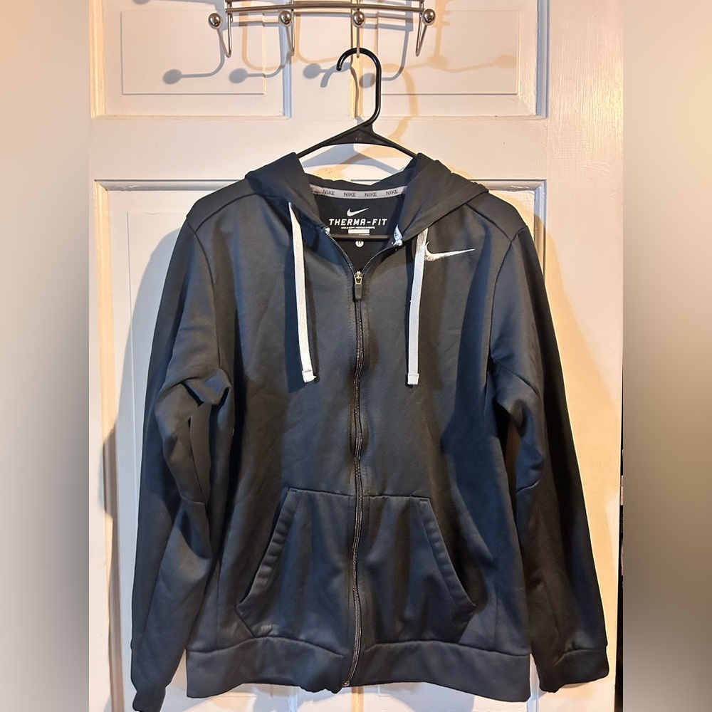Nike Black Performance Jacket with Full-Length Zipper